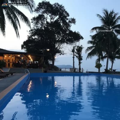sea horizon resort swimming pool
